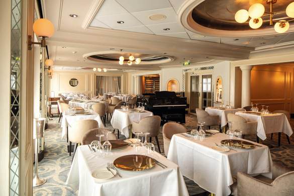 Marella Cruises Marella Explorer 2 The Dining Club ©Tom Parker 6.jpg